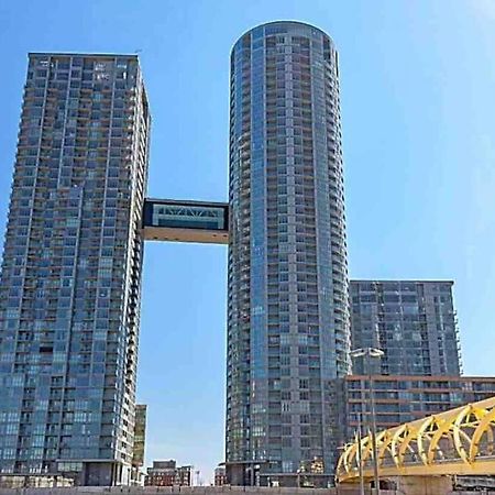 Deluxe Suite Toronto Exterior foto