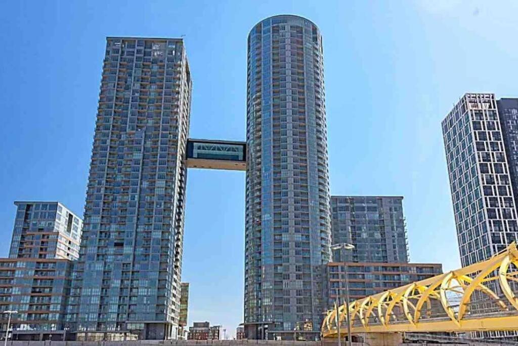 Deluxe Suite Toronto Exterior foto